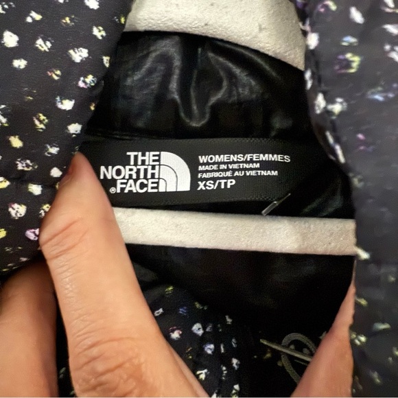 The North Face Women’s ThermoBall Vest | XS | Black/White Dot Print - Picture 4 of 6